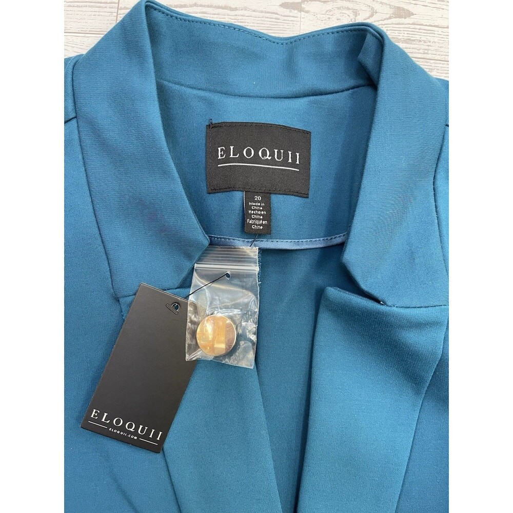This Is A Stunning Blue new with tags Jacket lots of stretch size 20 Ships USA